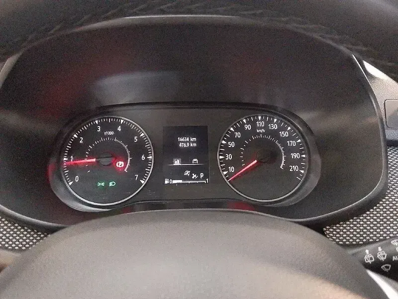 Usado Dacia Sandero Comfort 91 CV (66 kW) 2022 Rojo Berlina
