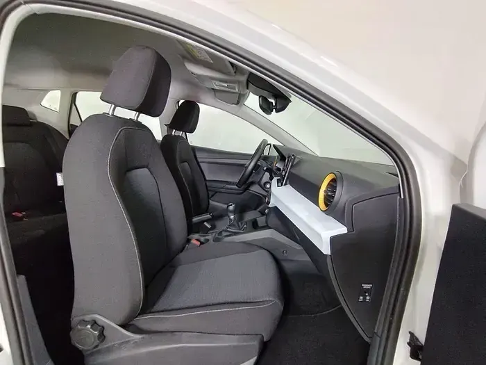 Usado Seat Ibiza Style 116 CV (85 kW) 2024 Blanco Utilitario