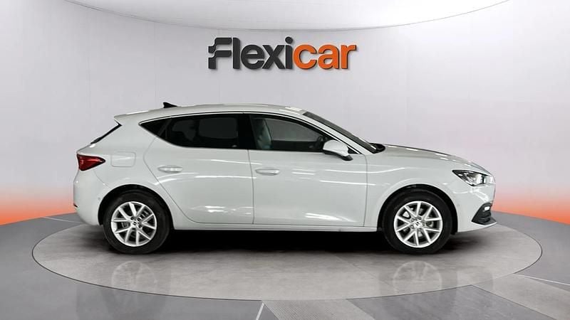 Usado Seat Leon FR 204 CV (150 kW) 2025 Blanco Berlina