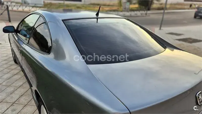 Usado Peugeot 406 Coupe 136 CV (100 kW) 2004 Gris / plata Coupe