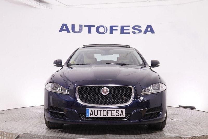 Usado Jaguar XJ Luxury 275 CV (202 kW) 2014 Azul Berlina