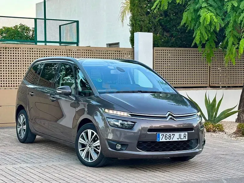 Usado Citroën Grand C4 Picasso Live 120 CV (88 kW) 2016 Gris / plata Monovolumen