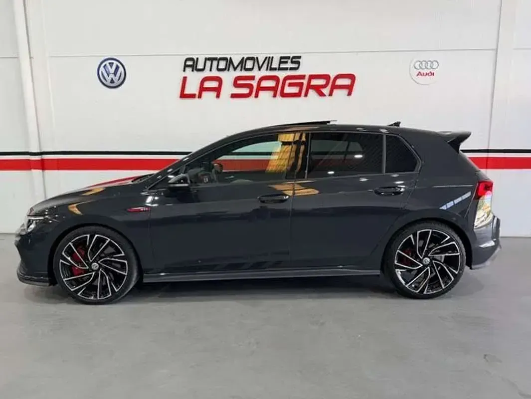 Usado VW Golf VIII GTI Clubsport 301 CV (221 kW) 2023 Gris Utilitario