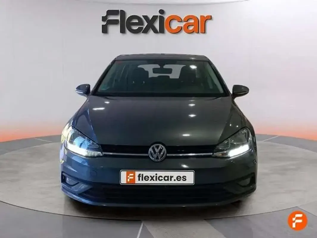 Usado VW Golf VII Advance 116 CV (85 kW) 2019 Gris Utilitario