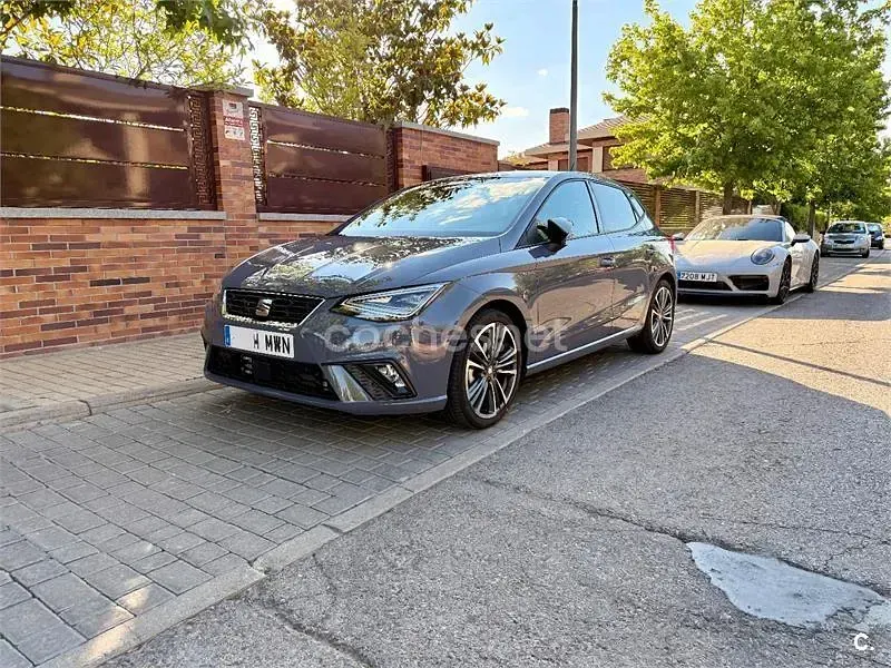 Usado Seat Ibiza FR 115 CV (84 kW) 2024 Gris / plata Utilitario