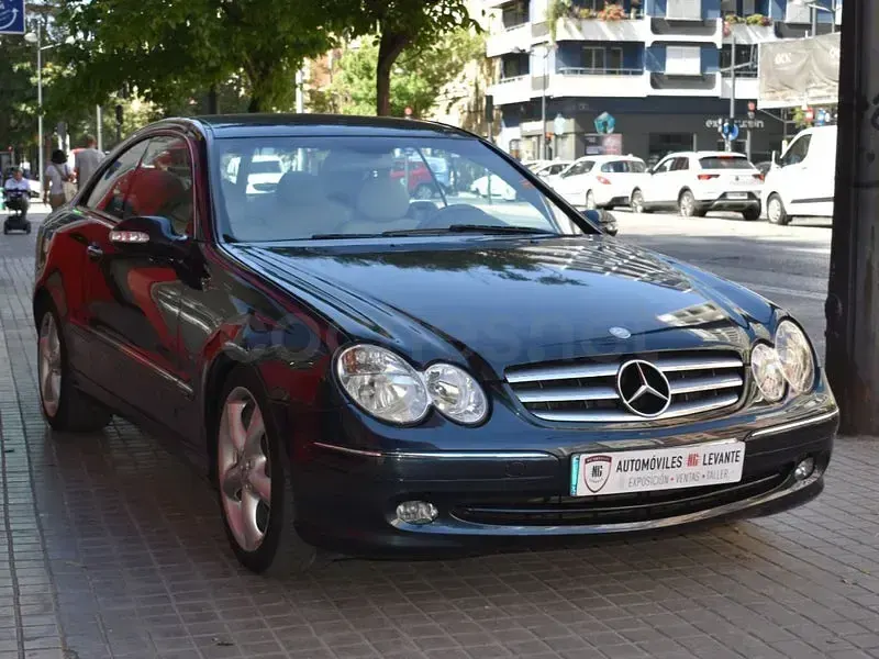 Usado Mercedes CLK270 Elegance 170 CV (125 kW) 2003 Azul Coupe
