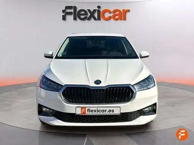 Usado Skoda Fabia Selection 95 CV (69 kW) 2024 Blanco Berlina