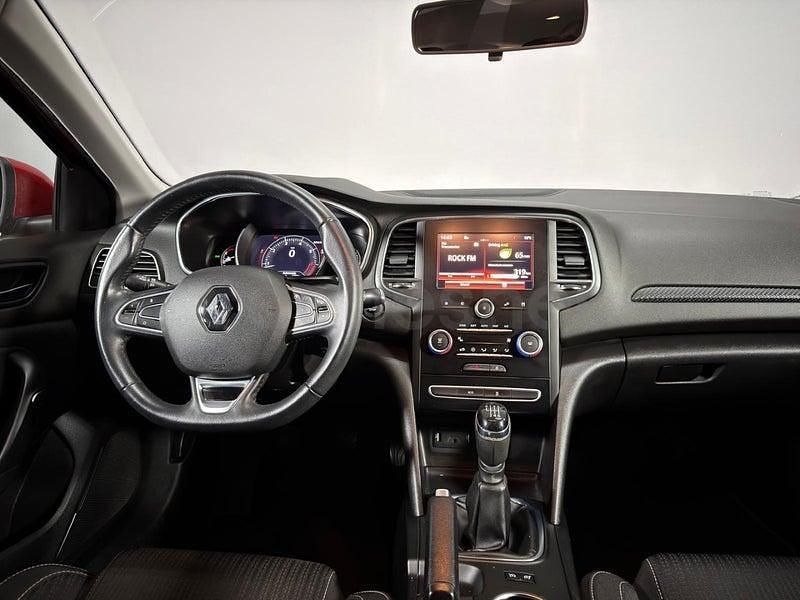 Usado Renault Mégane IV 130 CV (95 kW) 2018 Rojo Berlina