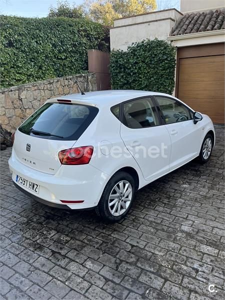Usado Seat Ibiza Style 105 HP (77 kW) 2014 Branco Sedan