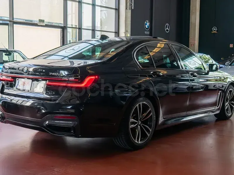 Usado BMW 740 Comfort Edition 340 CV (250 kW) 2022 Negro Berlina