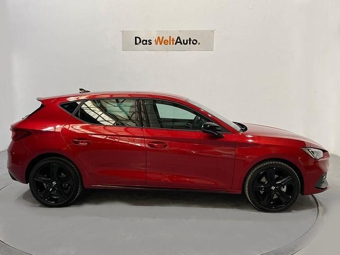 Usado Seat Leon FR 204 CV (150 kW) 2025 Rojo