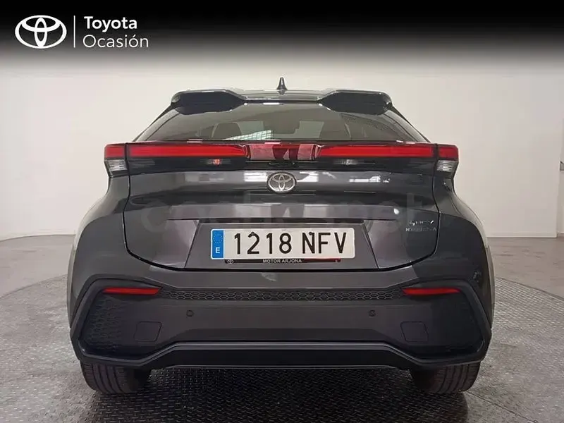 Usado Toyota C-HR Advance 140 CV (102 kW) 2025 Gris / plata SUV