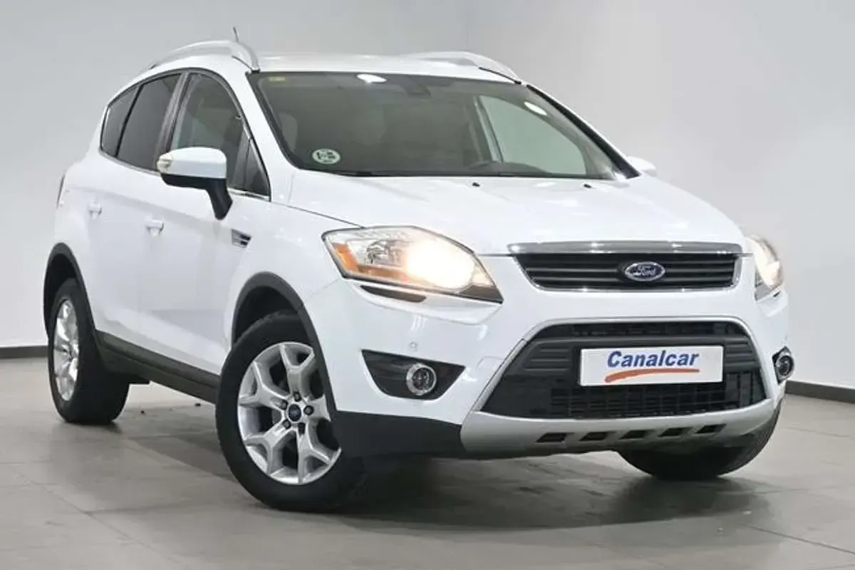Usado Ford Kuga Trend 140 CV (102 kW) 2011 Blanco SUV