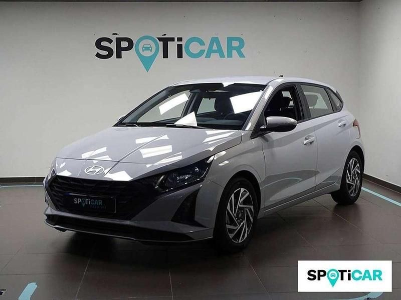 Gris Usado 2024 Hyundai i20 Utilitario | 16.400 € (Precio justo) - Imagen 1/4