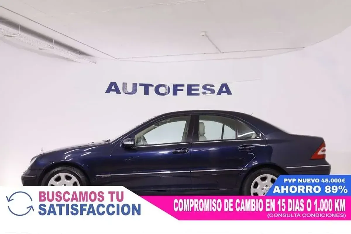 Usado Mercedes C230 Elegance 204 CV (150 kW) 2005 Azul Berlina