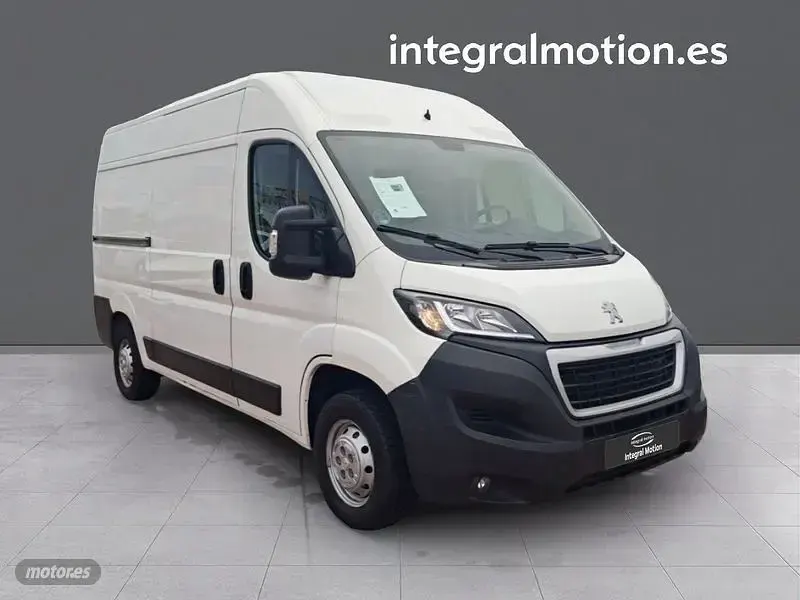 Usado Peugeot Boxer 140 CV (102 kW) 2022 Blanco Van