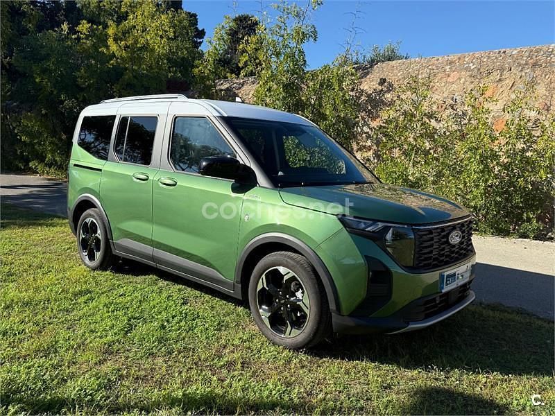 Verde Usado 2025 Ford Tourneo Courier Active Monovolumen | 26.500 € - Imagen 1/4