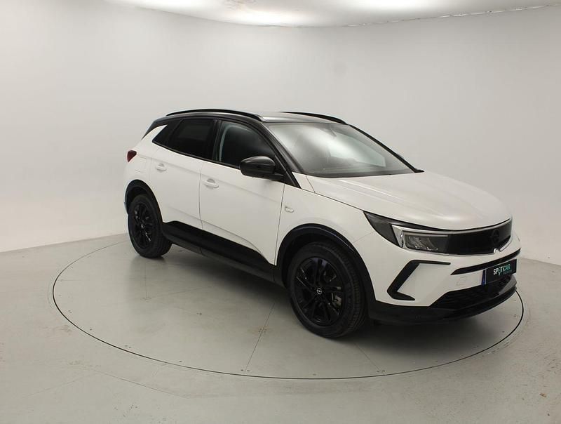 Blanco Nuevo 2025 Opel Grandland X S SUV | 29.900 € (Un poco caro) - Imagen 1/4