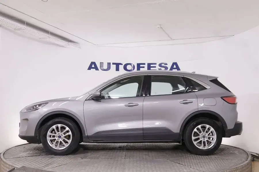 Usado Ford Kuga Titanium 190 CV (139 kW) 2022 Gris SUV