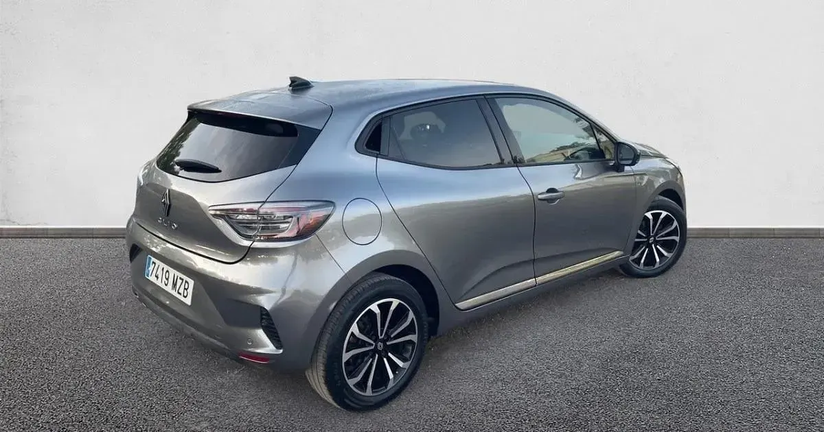 Usado Renault Clio Techno 100 CV (73 kW) 2025 Utilitario