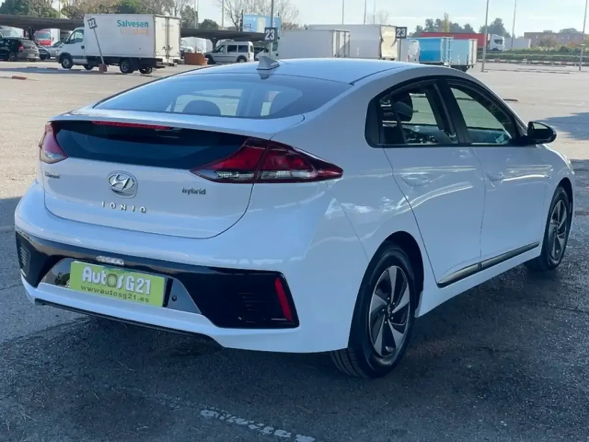 Usado Hyundai Ioniq 141 CV (103 kW) 2017 Blanco Utilitario