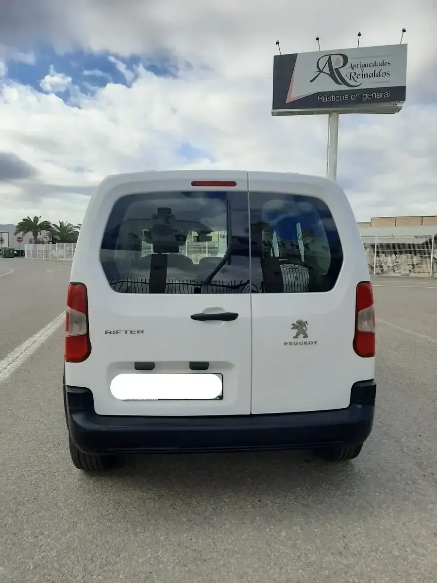 Begagnad Peugeot Rifter Access 100 HK (73 kW) 2020 Vit Minibuss