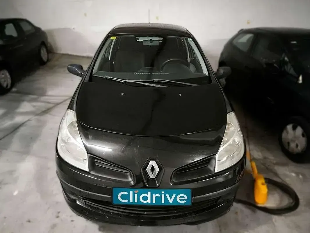 Usado Renault Clio Authentique 86 CV (63 kW) 2006 Negro Utilitario