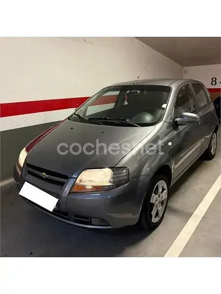 Usado Chevrolet Kalos SE 94 CV (69 kW) 2006 Gris / plata Berlina