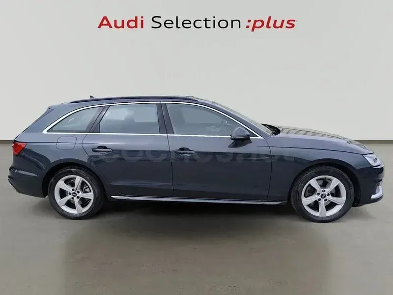 Usado Audi A4 Advanced Plus 136 CV (100 kW) 2021 Gris / plata Familiar