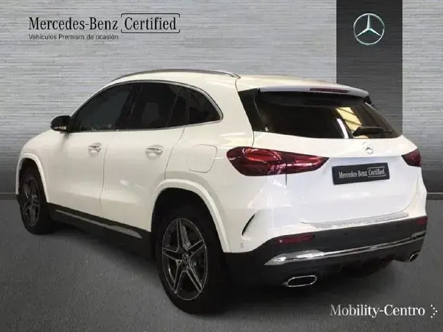 Usado Mercedes GLA250 218 CV (160 kW) 2025 Blanco polar SUV