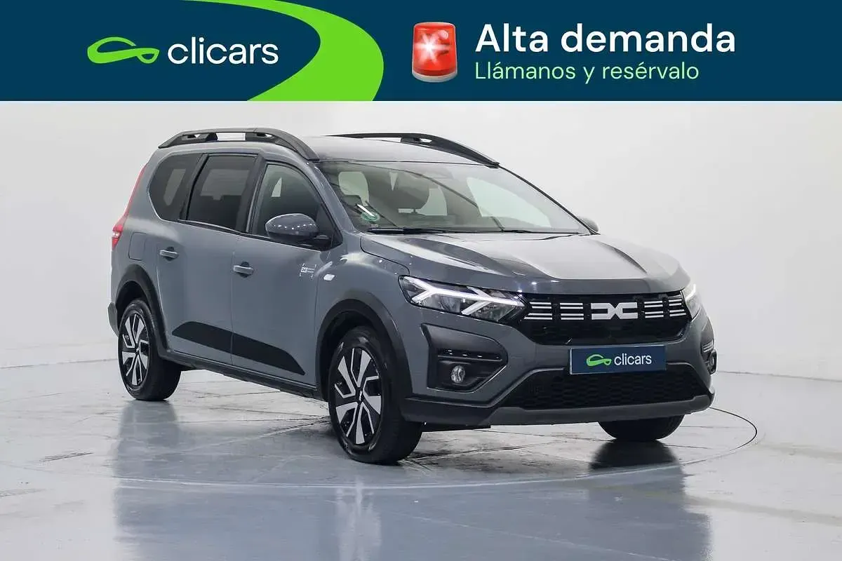 Usado Dacia Jogger Expression 110 CV (80 kW) 2025 Gris Monovolumen