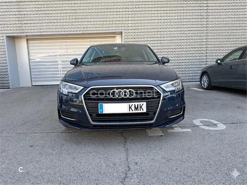 Usado Audi A3 Design 150 CV (110 kW) 2018 Azul Berlina