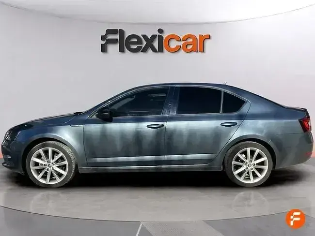 Usado Skoda Octavia Ambition 150 CV (110 kW) 2020 Negro Berlina