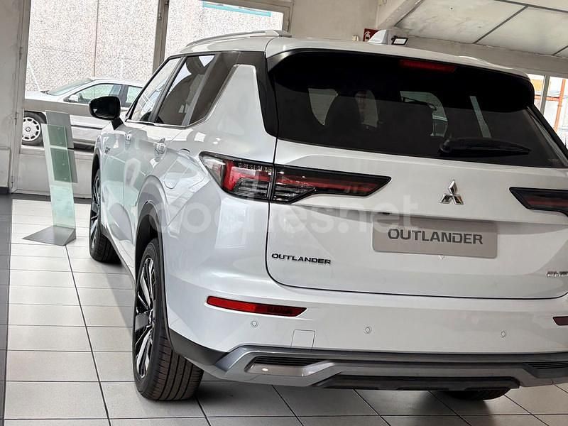 Nuevo Mitsubishi Outlander P-HEV 306 CV (225 kW) 2025 Blanco SUV