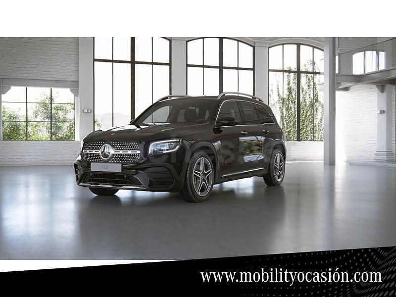 Usado Mercedes GLB200 AMG line 150 CV (110 kW) 2024 Negro noche SUV