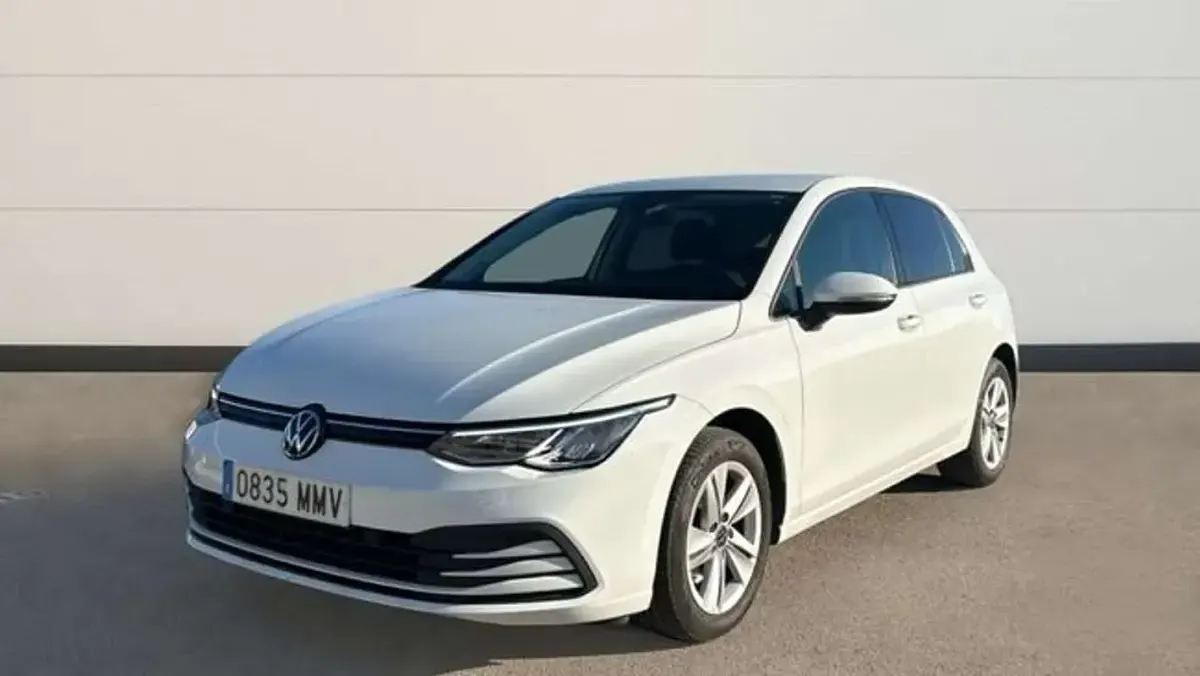Usado VW Golf VIII Life 111 CV (81 kW) 2024 Blanco Berlina