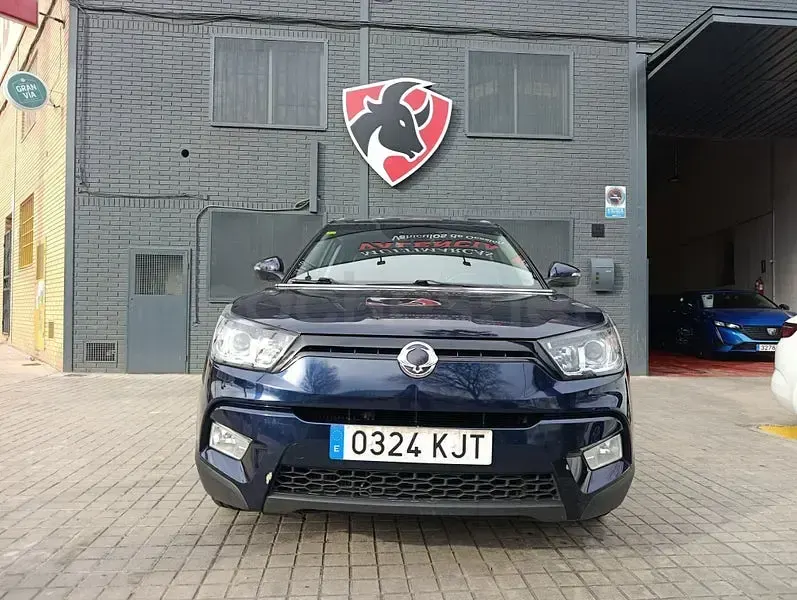 Usado SsangYong Tivoli Limited 116 CV (85 kW) 2018 Azul SUV