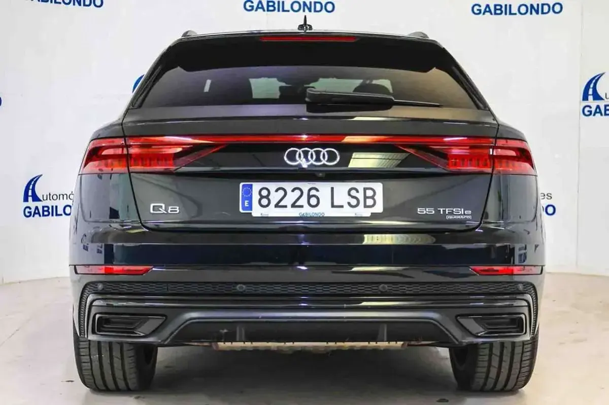 Usado Audi Q8 381 CV (280 kW) 2021 Negro SUV