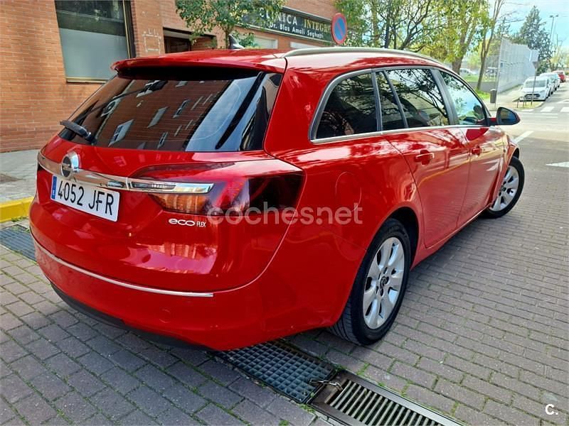 Usado Opel Insignia Selective 120 CV (88 kW) 2015 Rojo Familiar