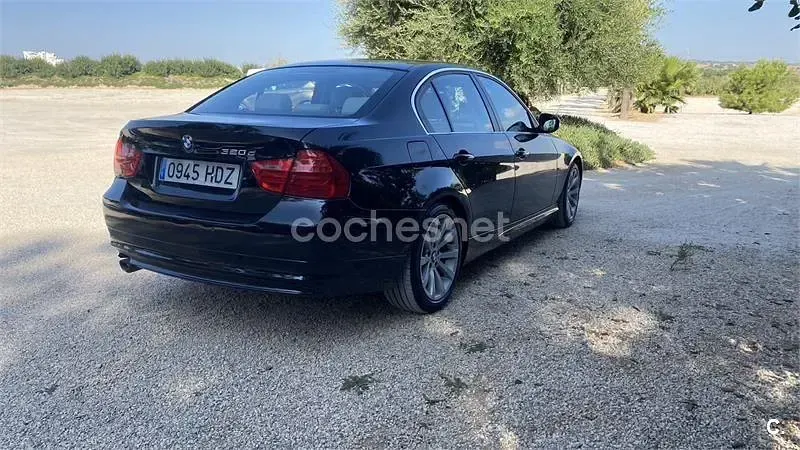 Usado BMW 320 177 CV (130 kW) 2011 Negro Berlina
