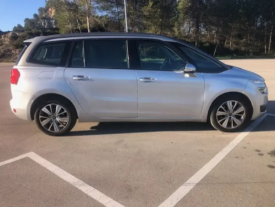 Usado Citroën Grand C4 Picasso Feel 150 CV (110 kW) 2015 Plateado Monovolumen