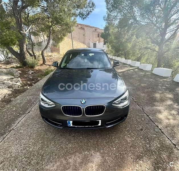 Usado BMW 118 Sport Line 143 CV (105 kW) 2012 Gris / plata Utilitario