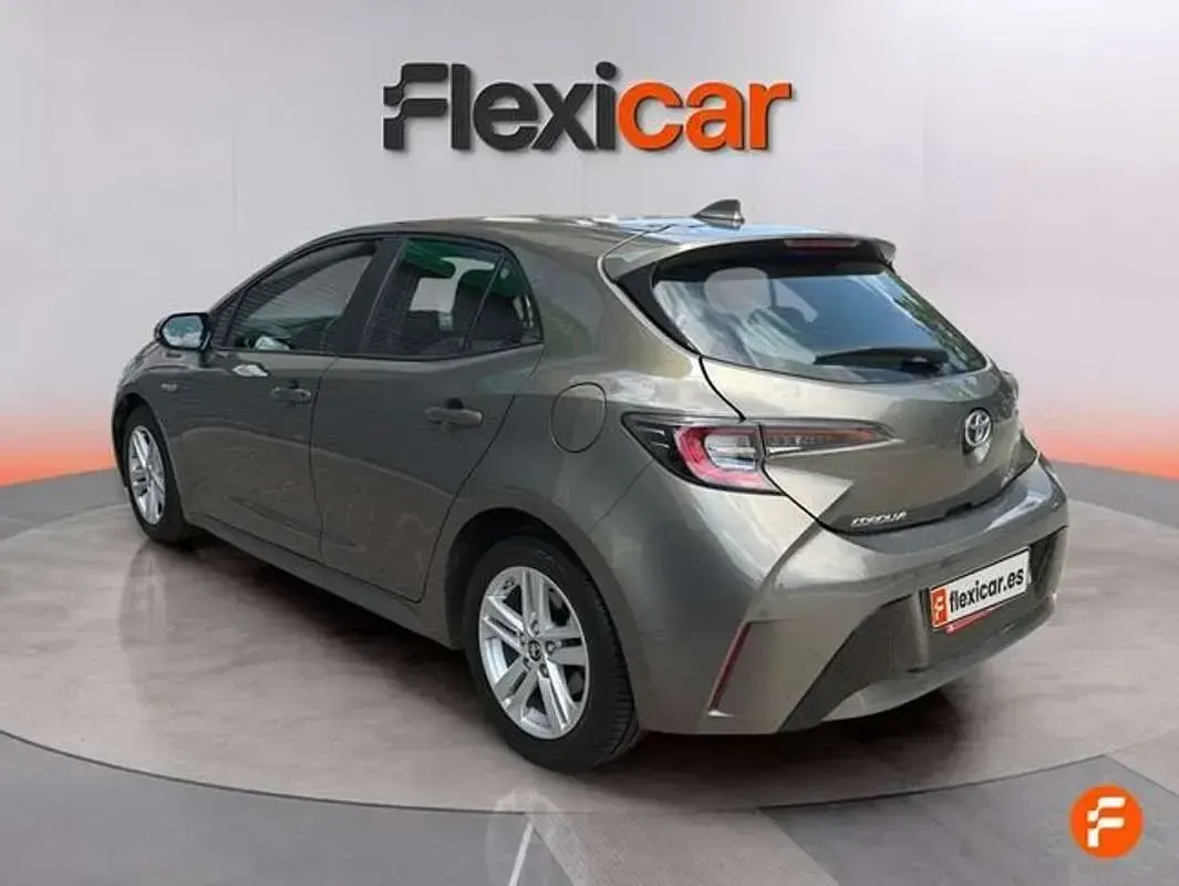 Usado Toyota Corolla Active 122 CV (89 kW) 2019 Verde Utilitario