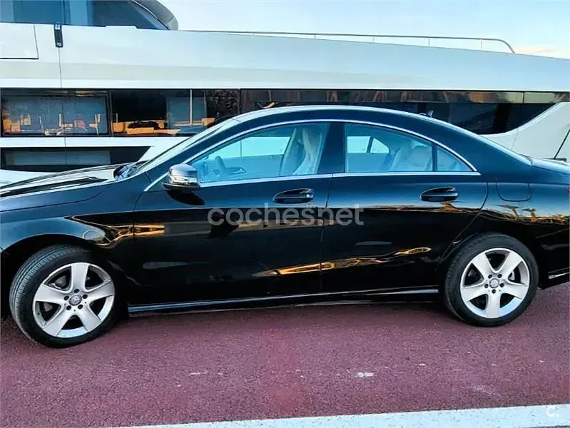 Usado Mercedes CLA200 136 CV (100 kW) 2016 Negro Coupe
