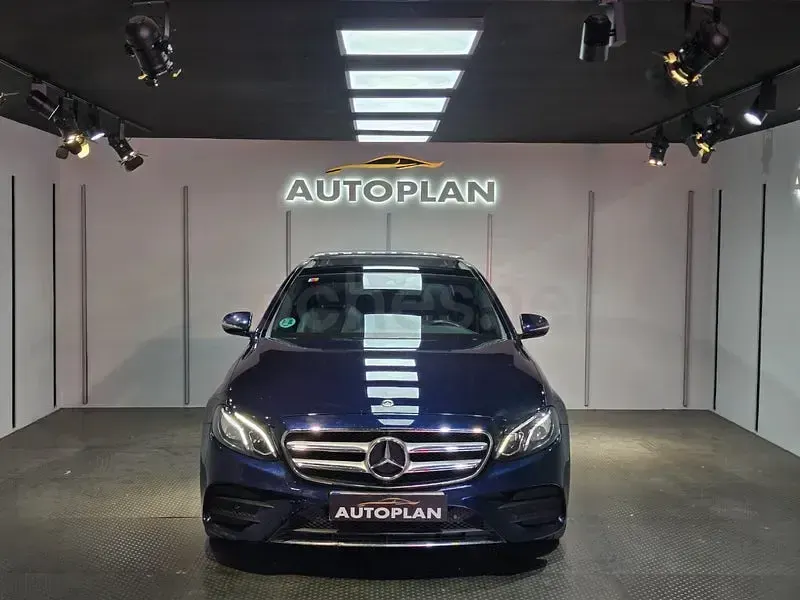 Usado Mercedes E220 194 CV (142 kW) 2019 Azul Berlina
