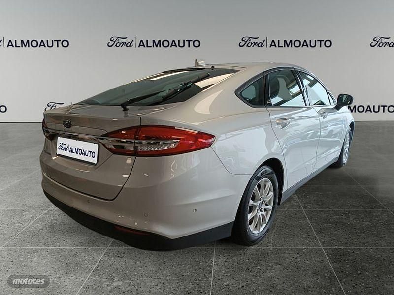 Usado Ford Mondeo Trend 150 CV (110 kW) 2020 Plateado