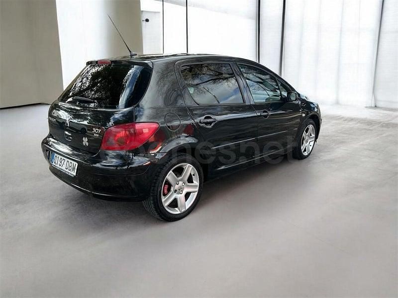 Usado Peugeot 307 136 CV (100 kW) 2004 Negro Berlina