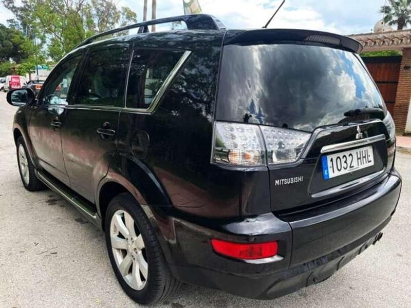 Usado Mitsubishi Outlander 155 CV (114 kW) 2011 Negro SUV