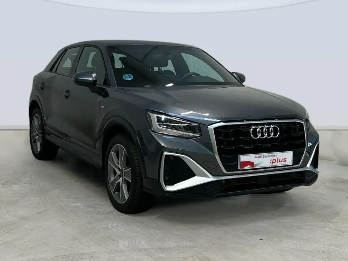 Usado Audi Q2 S-Line 116 CV (85 kW) 2022 Gris SUV
