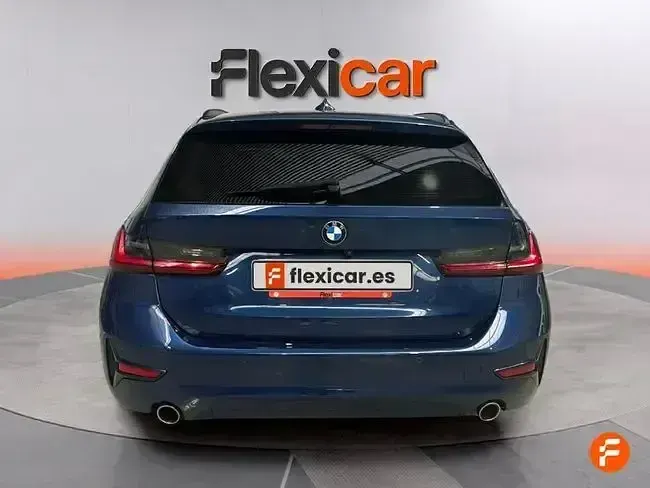 Usado BMW 318 150 CV (110 kW) 2022 Azul Familiar